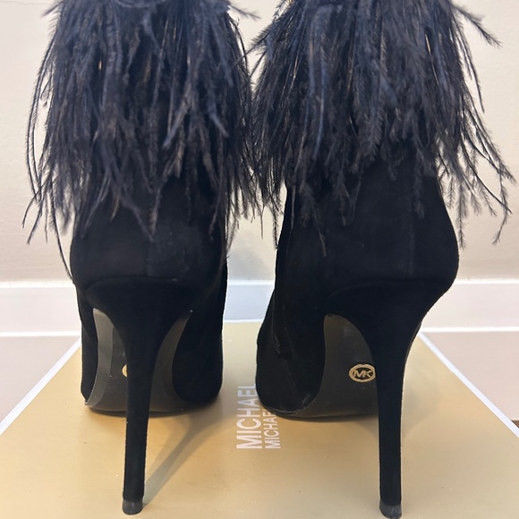 MK suede ankle boots with feathers - Picture 1 of 4